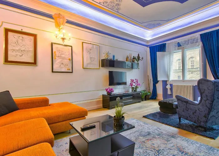 Apartment Bellevue Palazzo Pitti By Interhome *