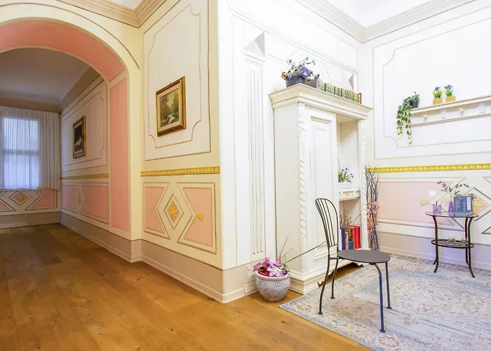 Bellevue Palazzo Pitti By Interhome Florence